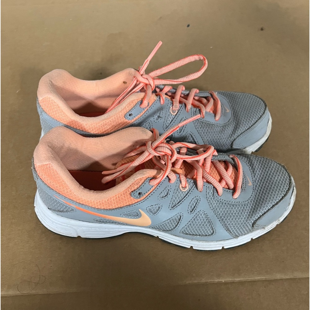 Nike tennis shoes in great condition
